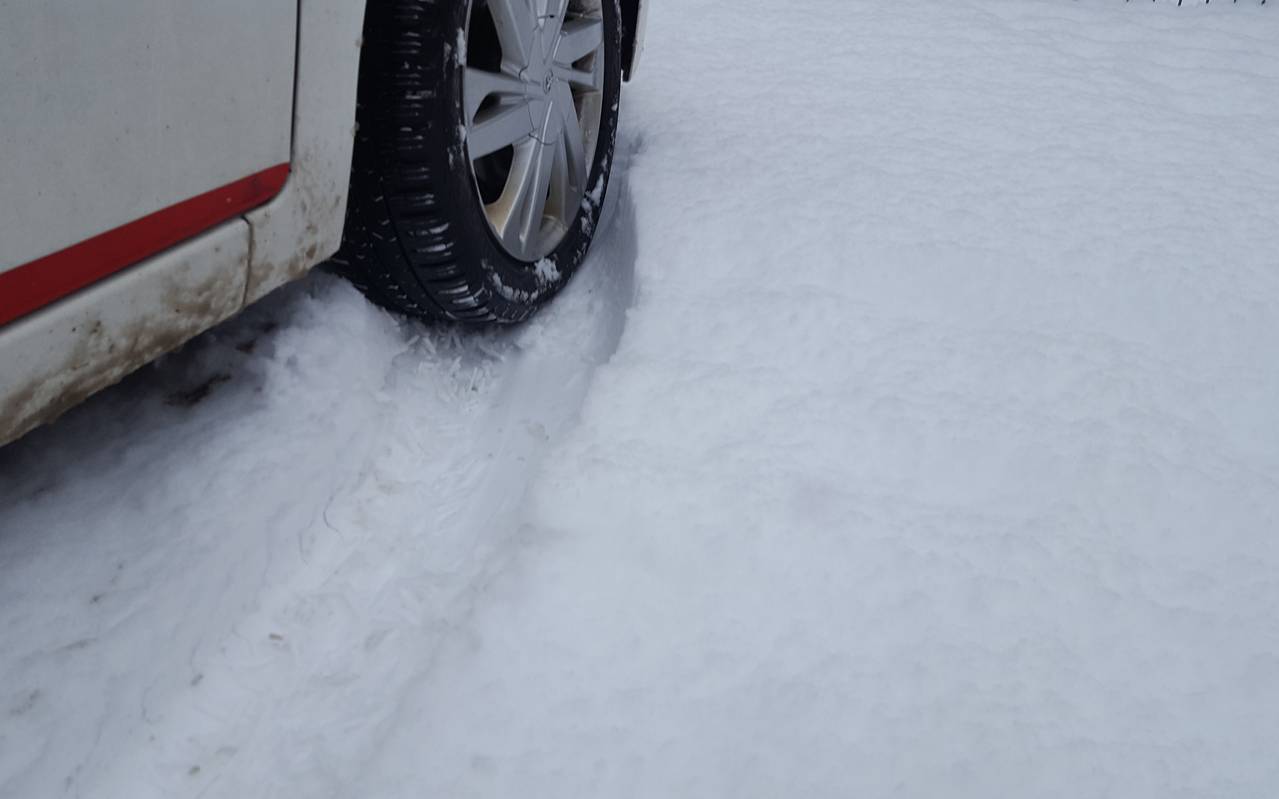 Auto im Schnee
