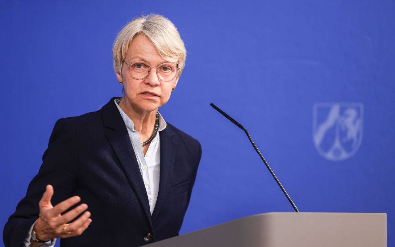 Dorothee Feller (CDU), Schulministerin