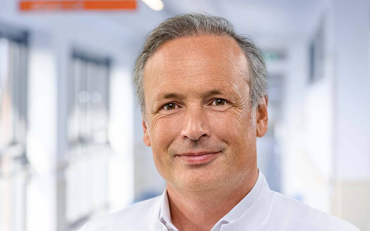 Porträt Adrian Ringelstein, Chefarzt der Klinik für Radiologie & Neuroradiologie der Maria Hilf Kliniken in Mönchengladbach