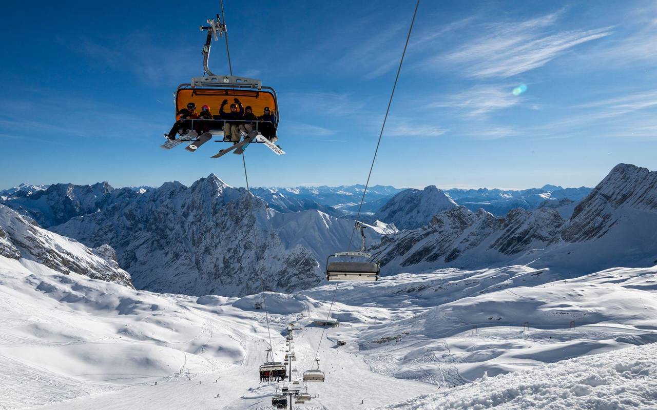 Start der Skisaison an der Zugspitze