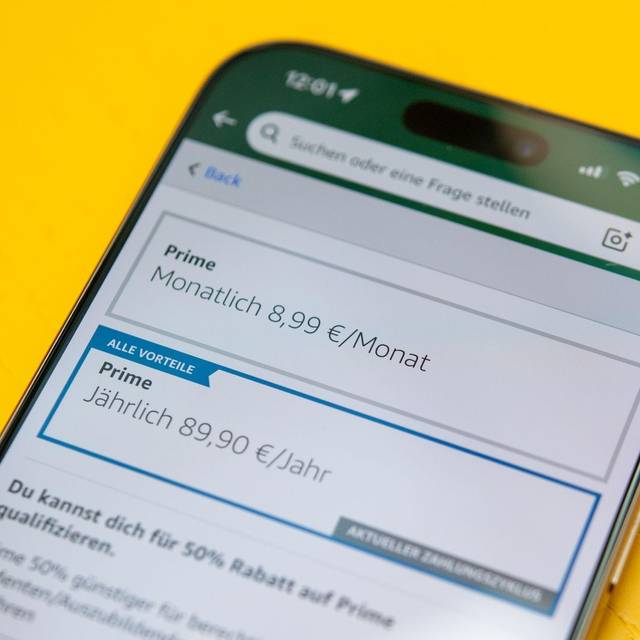 Ein Handy mit den Einstellungen der Amazon-Prime-Mitgliedschaft