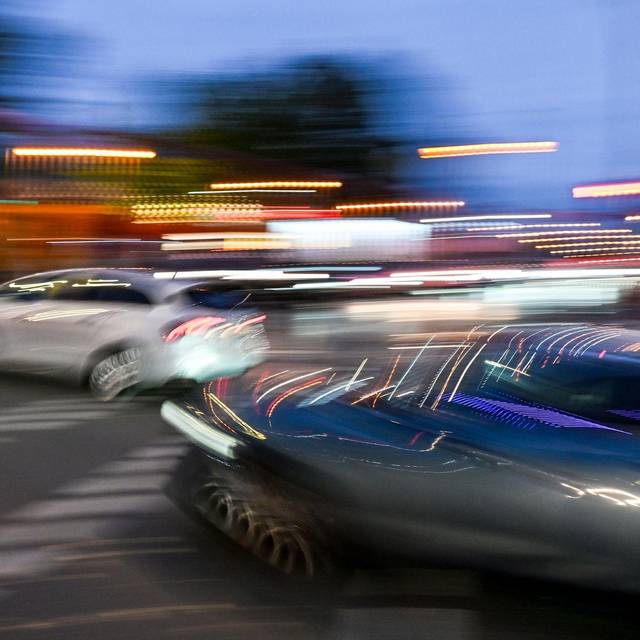 Verkehr auf einer Kreuzung