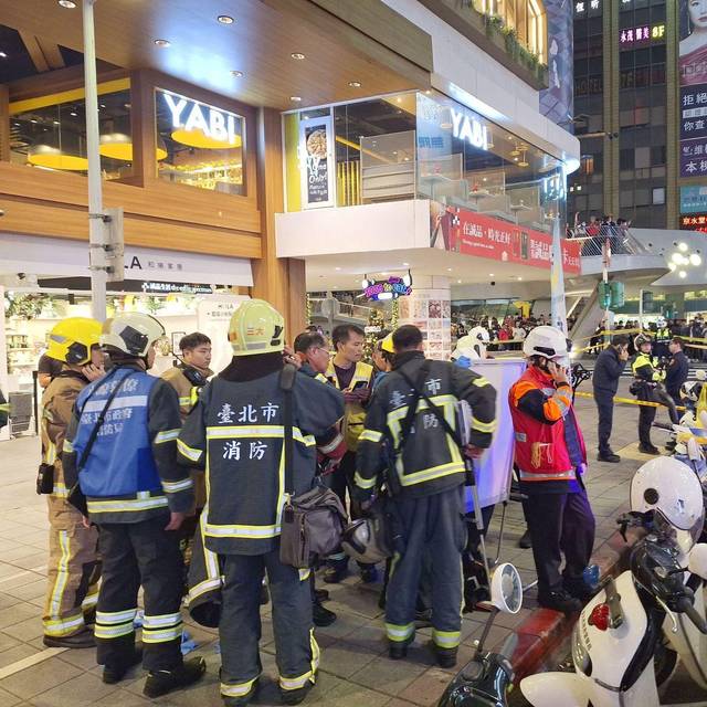 Mann greift Menschen in Taipeh an