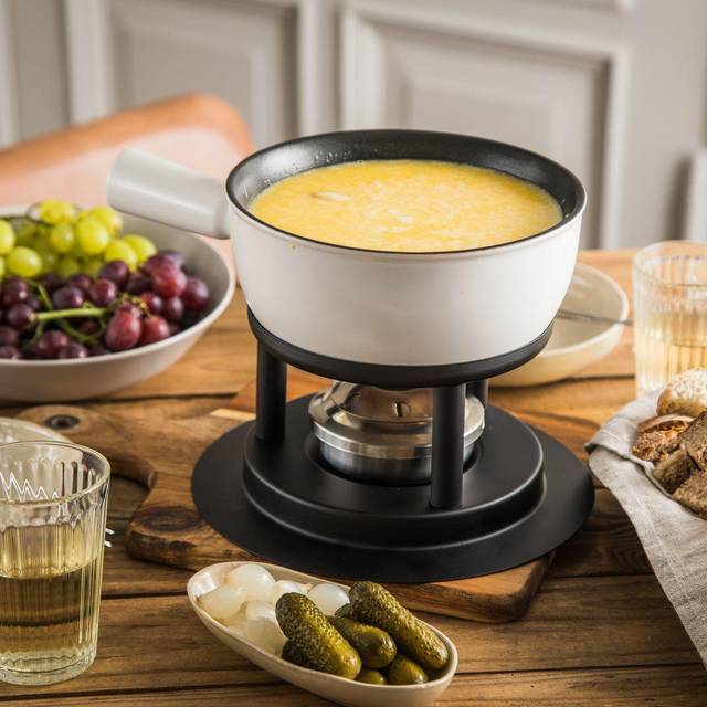 Käsefondue auf einem Tisch