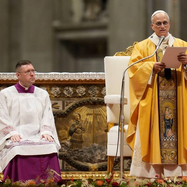 Erste Weihnachtsmette mit Papst Leo XIV.