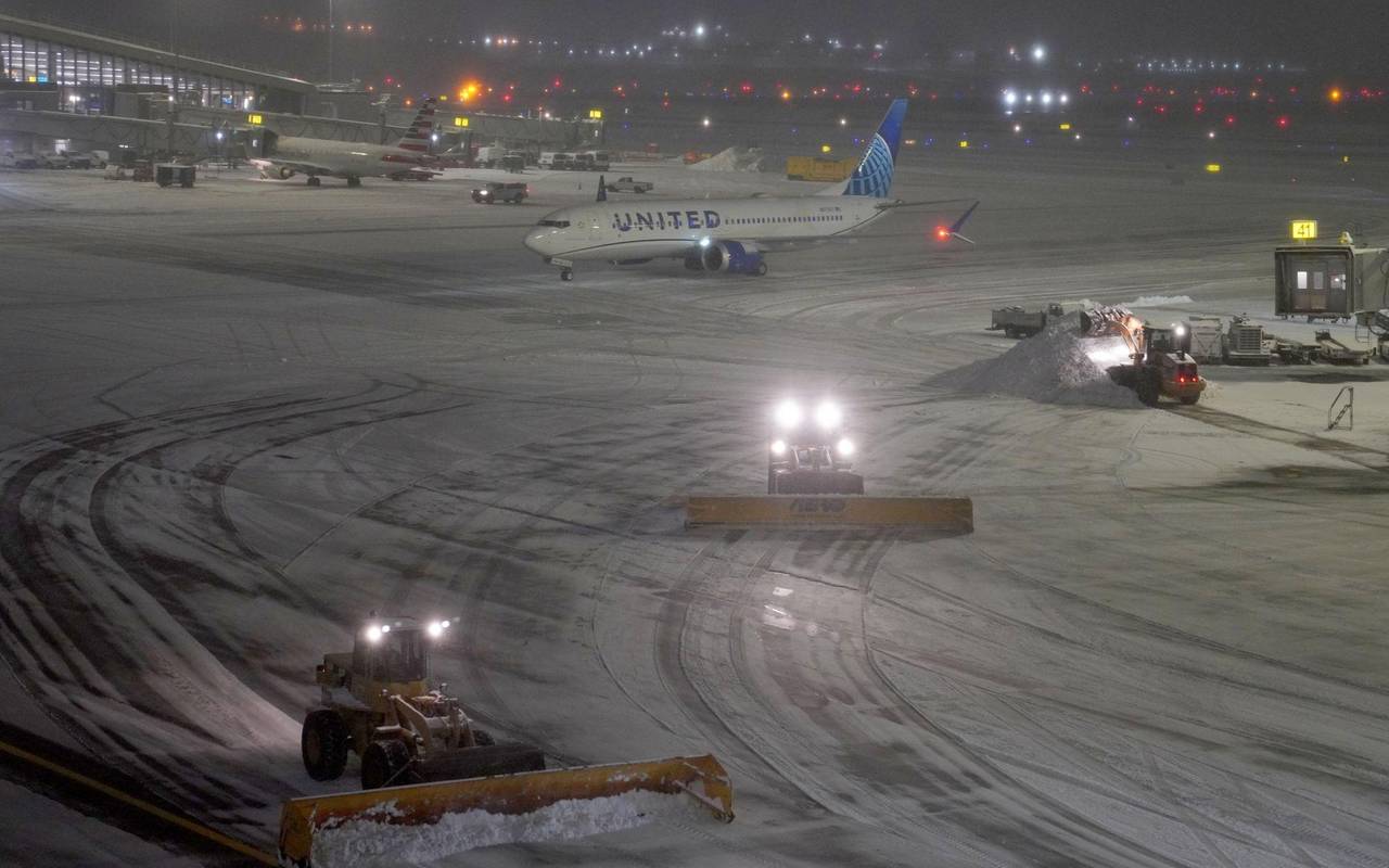 Wintersturm im Nordosten der USA - Flughafen New York