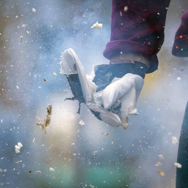 Böller explodiert bei PK der Feuerwehr in der Hand einer Puppe