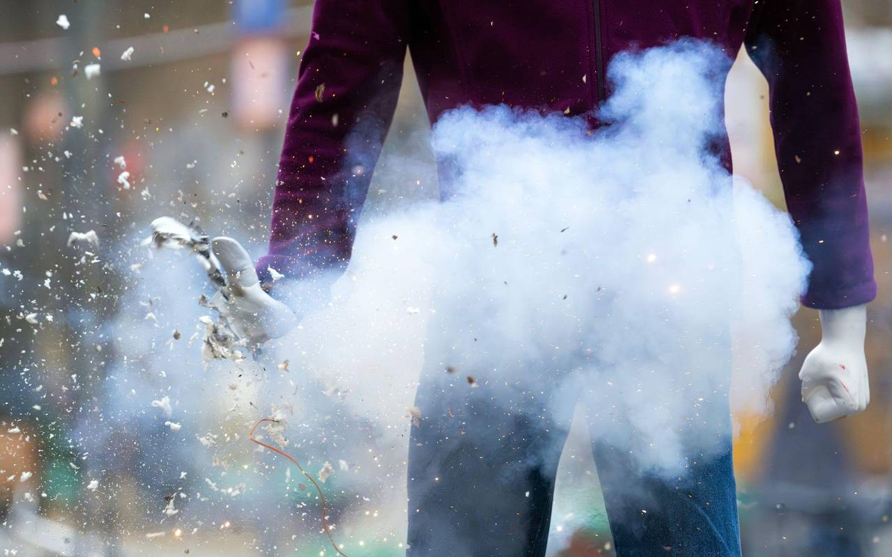 Berliner Feuerwehr demonstriert Gefahren vor Silvester