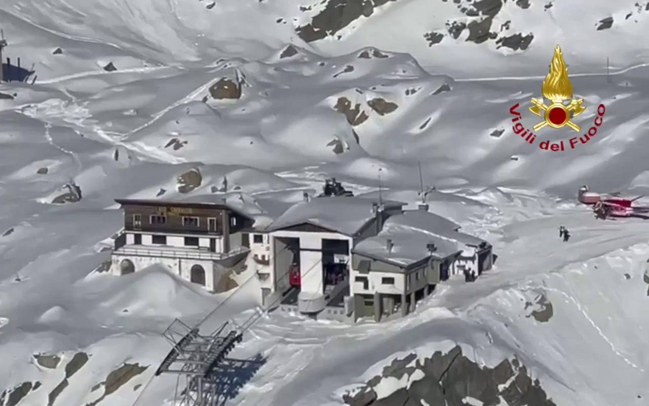 Viele Menschen sitzen nach Seilbahn-Unfall in Italien fest