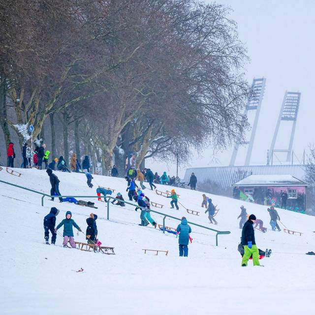 Schnee am Weserstadion