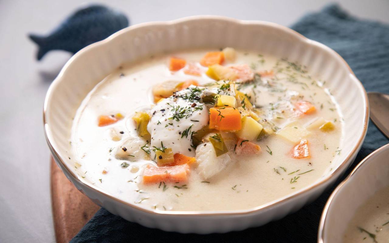 Fischsuppe mit Lachs und Kabeljau