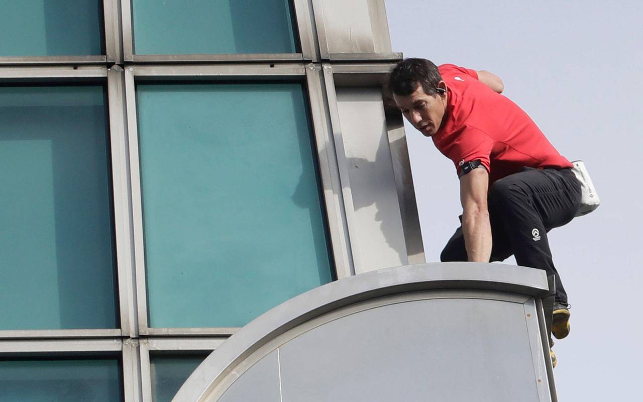 Freeclimber Honnold klettert auf Wolkenkratzer