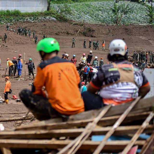 Nach dem Erdrutsch in Indonesien