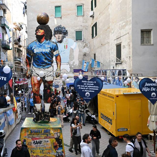 SSC Neapel - Eintracht Frankfurt - Features