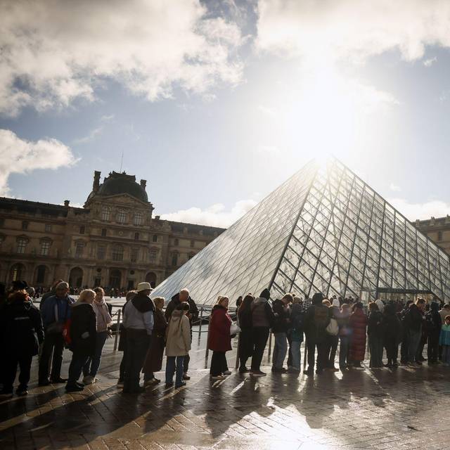 Razzia nach Millionenbetrug mit falschen Tickets im Louvre