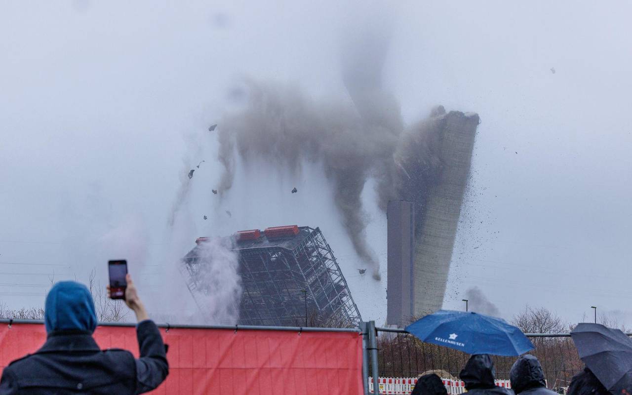 Sprengung Kamin des Steinkohlenkraftwerks Ibbenbüren