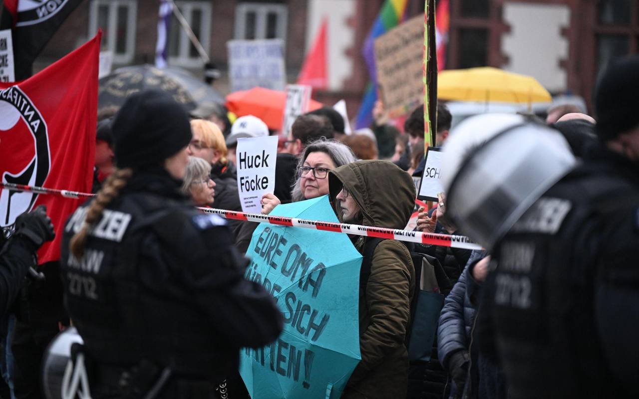 Proteste gegen Höcke-Rede