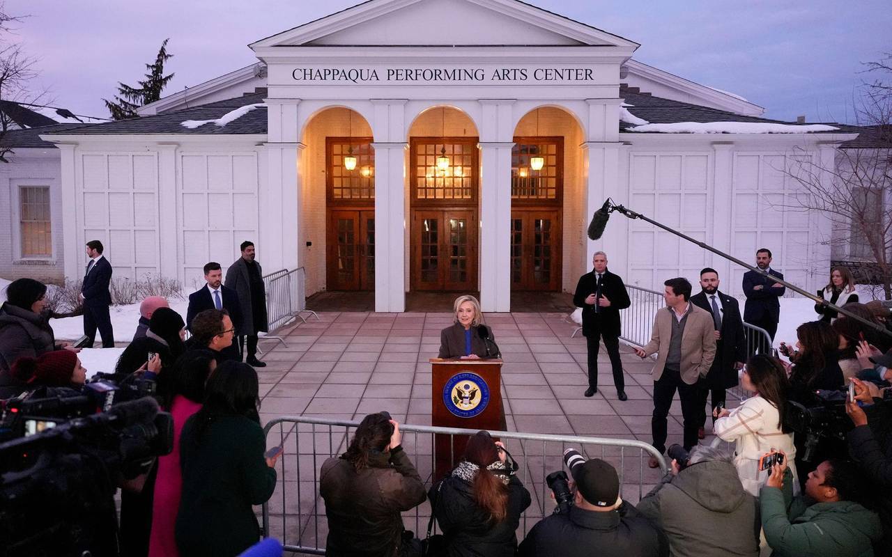 Epstein-Affäre - Clintons vor Untersuchungsausschuss