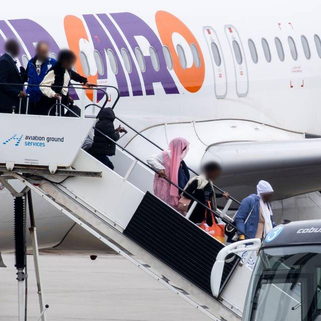 EU-Resettlement-Flug aus Kairo in Hannover gelandet