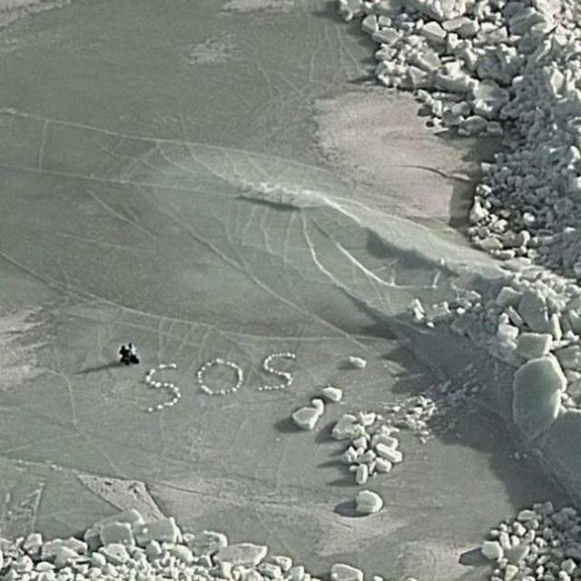 Camper geraten auf zugefrorenem bottnischen Meerbusen in Not