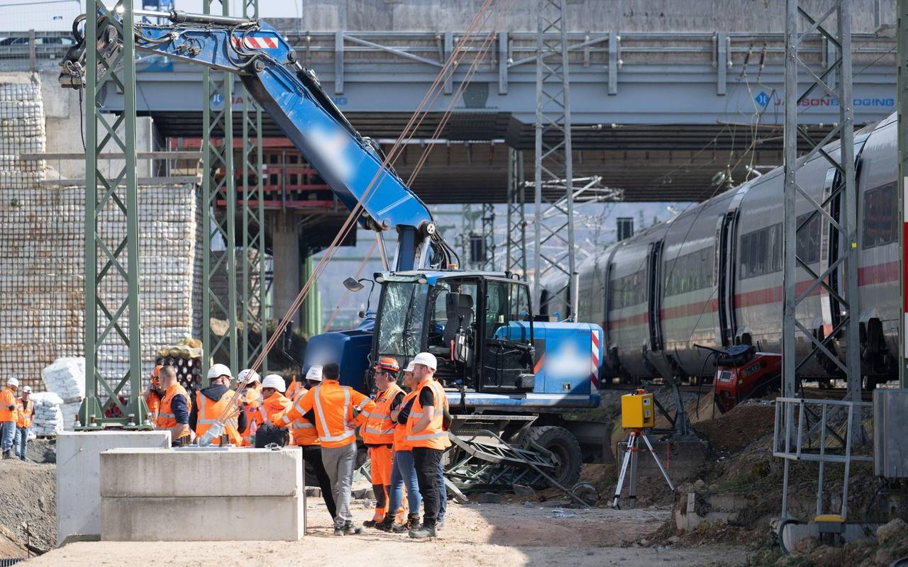 Baggerfahrer bei ICE-Unfall nahe Gelnhausen verletzt