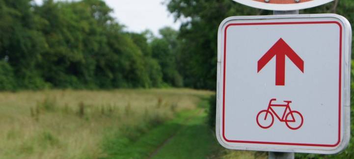 FriedensFahrradtour stoppt auch an Euskirchener Kaserne