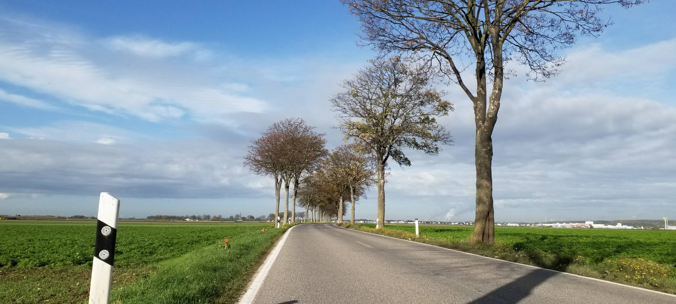 Zwei Schwerverletzte und Unfallflucht in Weilerswist