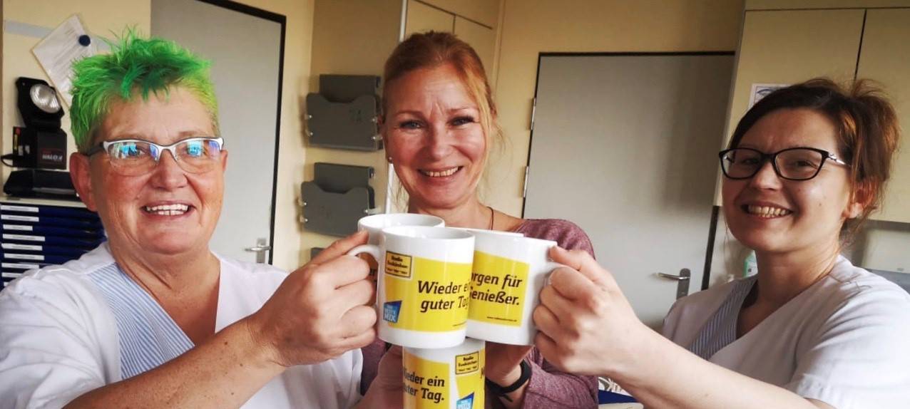 Zum Kaffee am Arbeitsplatz gehören die richtigen Kaffeebecher