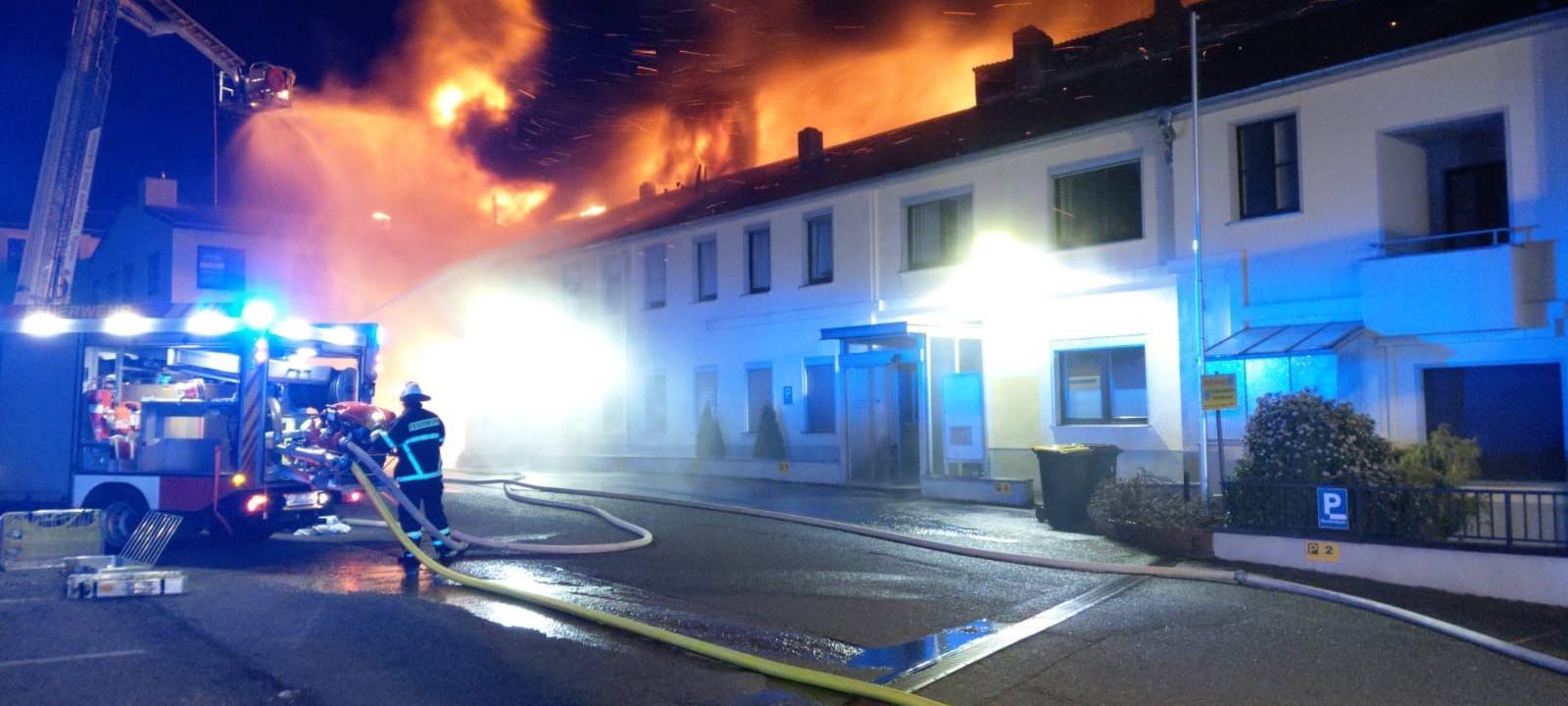Millionenschaden bei Großbrand in Euskirchener Lagerhalle
