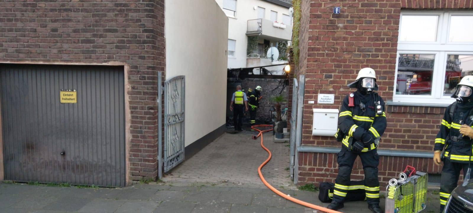 Brand in Anbau sorgte für starke Rauchentwicklung