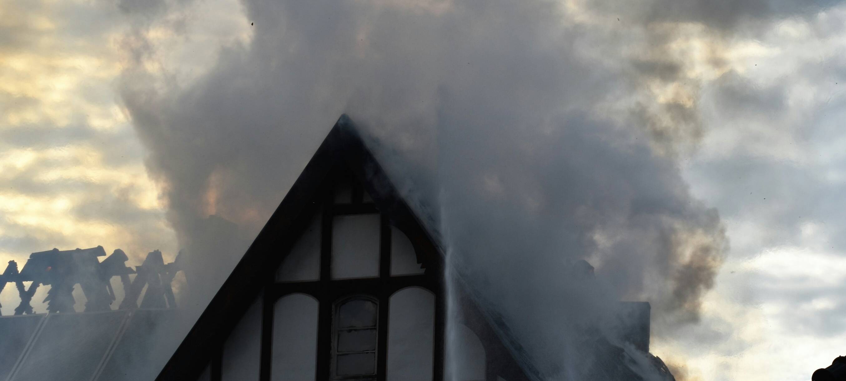 Zülpicher Feuerwehr hilft bei Löscharbeiten in Vlatten