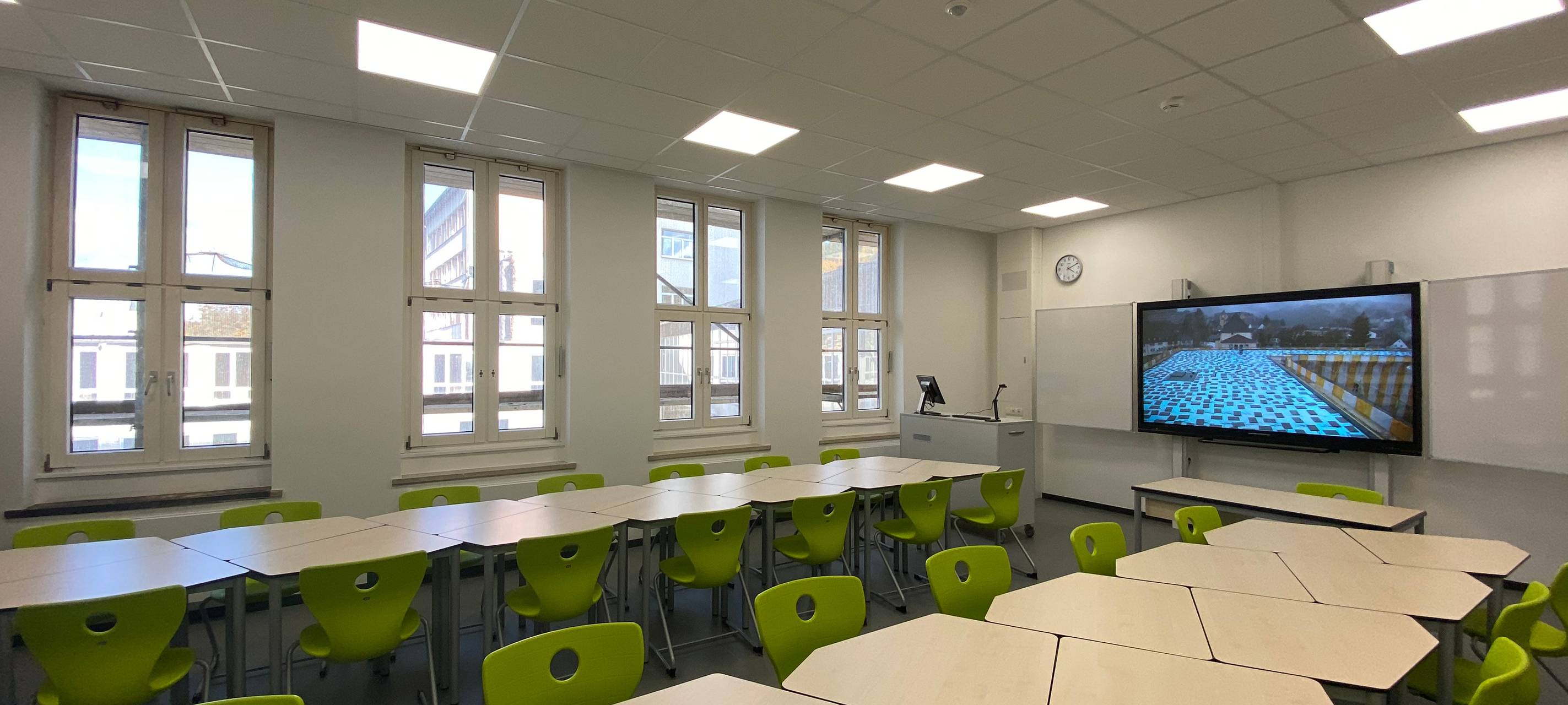 Nach dem Feuer: Schleidener Gymnasium eröffnet Neubau