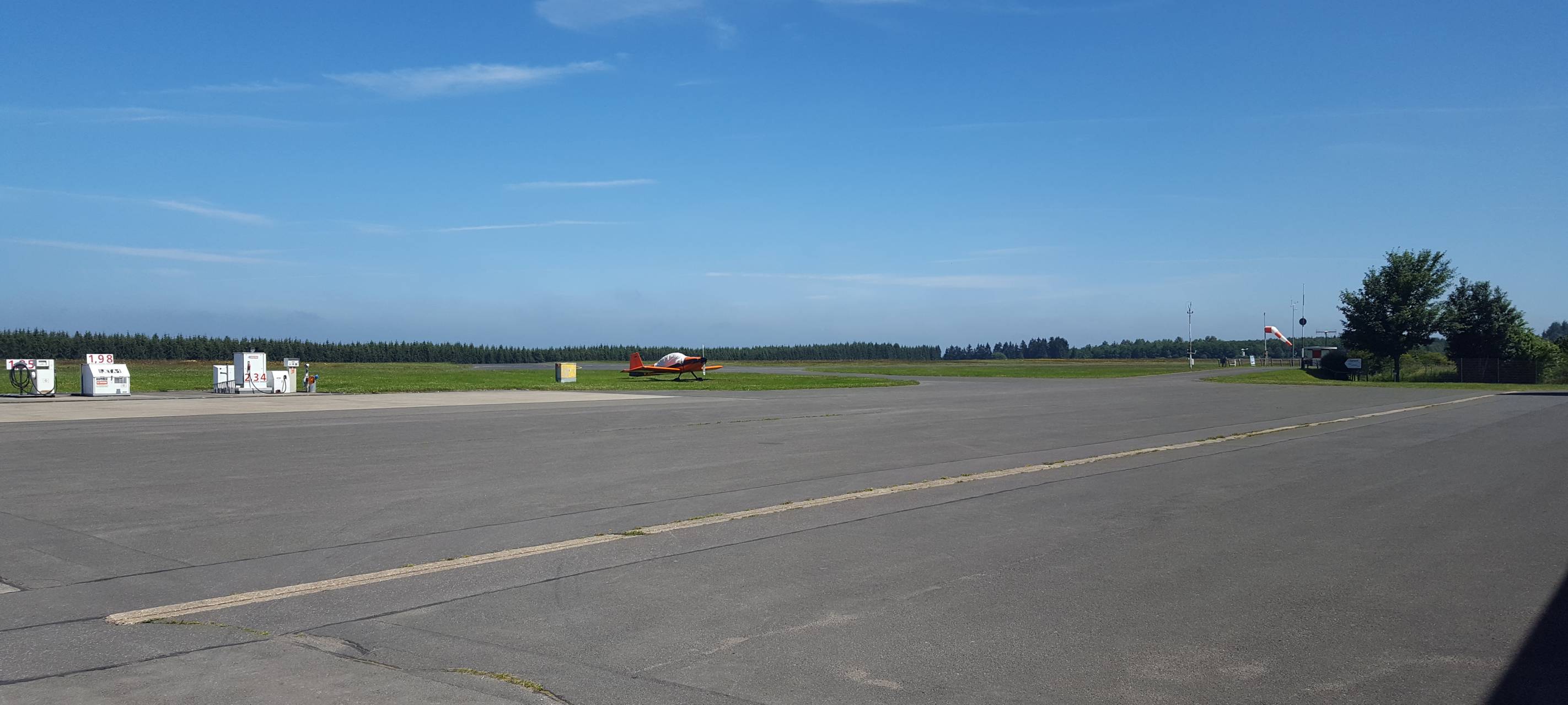 Leichtflugzeug-Pilot bei Notlandung in Weilerswist verletzt