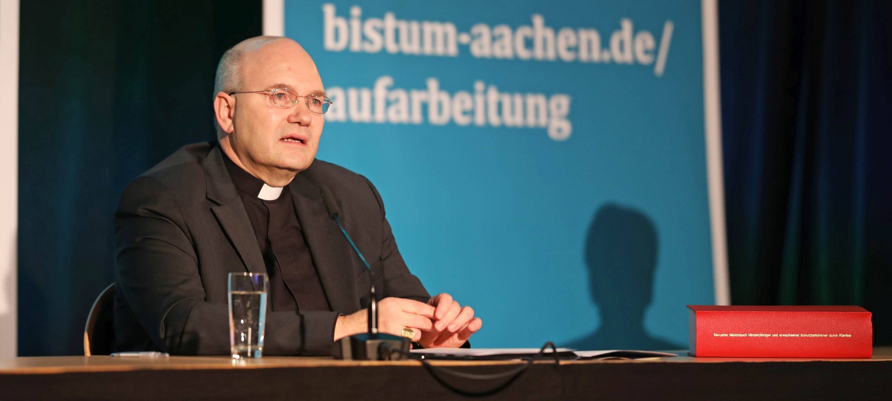 Prozesse: Schmerzensgeld-Forderungen nach Kirchen-Missbrauch