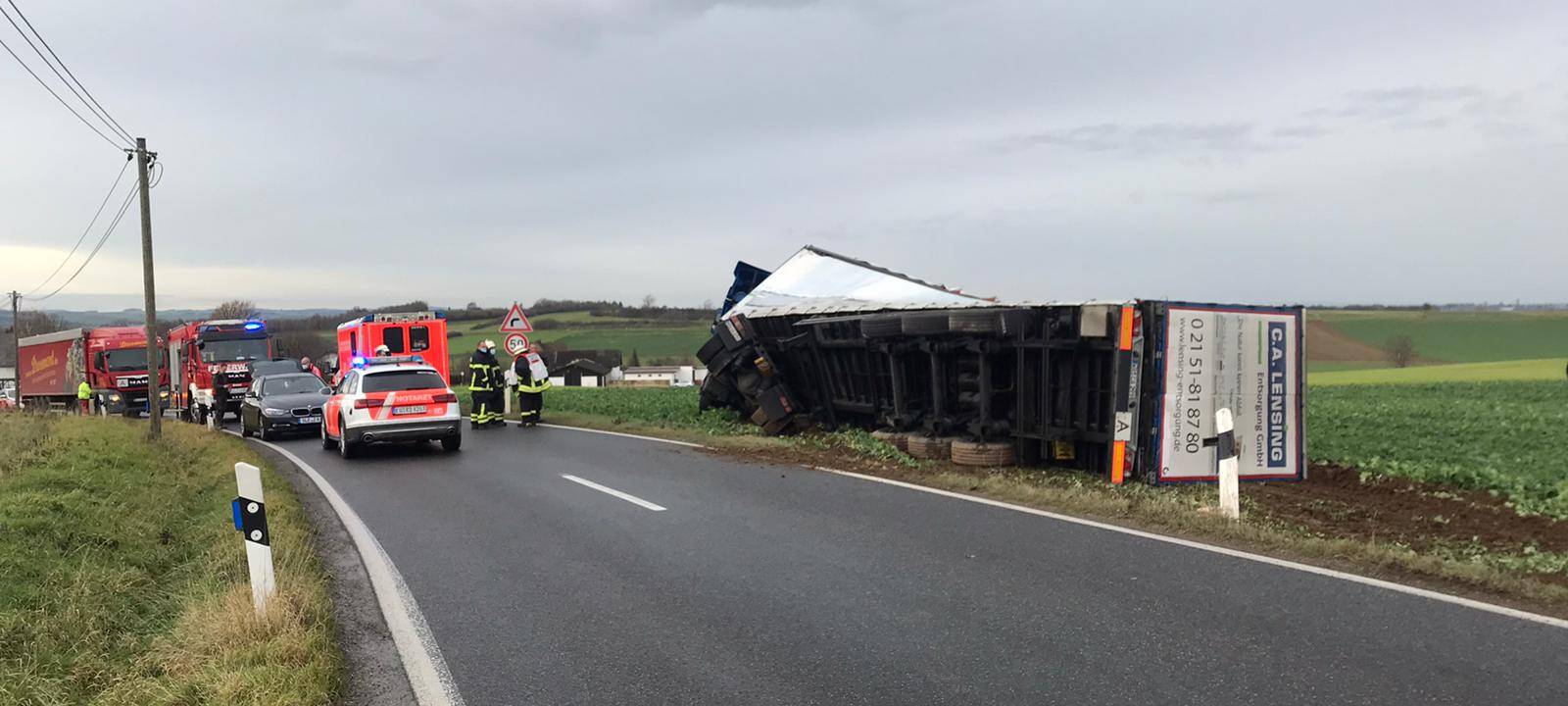 LKW bei Zülpich umgekippt