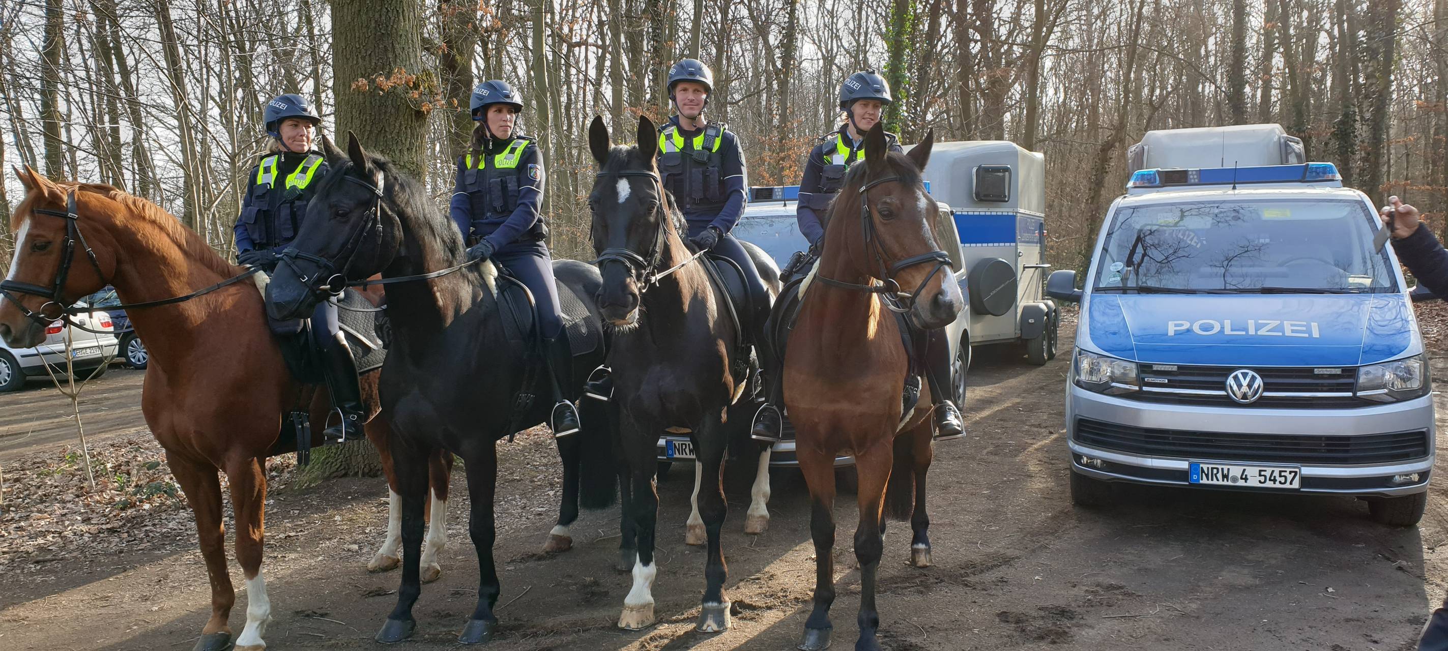 Reiterstaffel im Billiger Wald im Einsatz