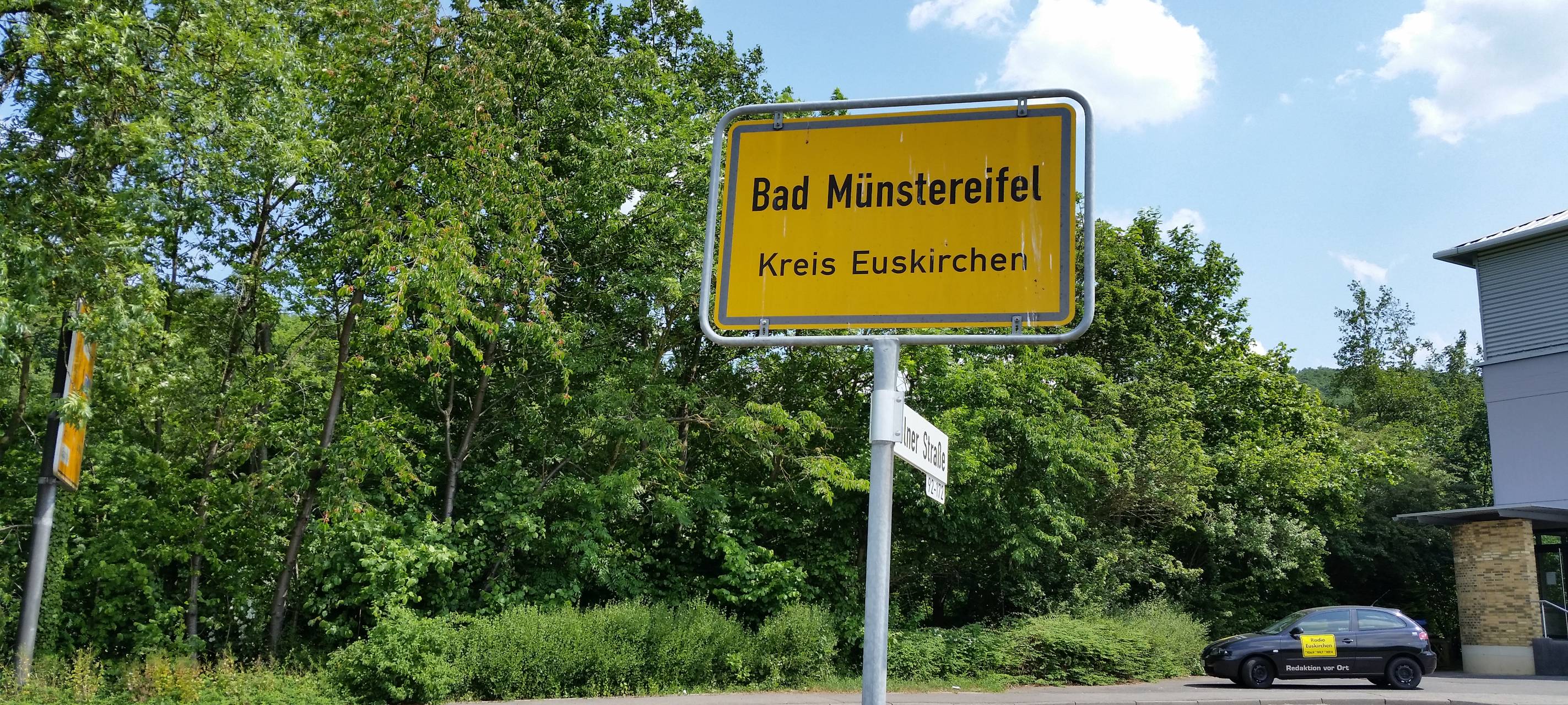 Fußgänger und Autofahrer geraten in handfesten Streit