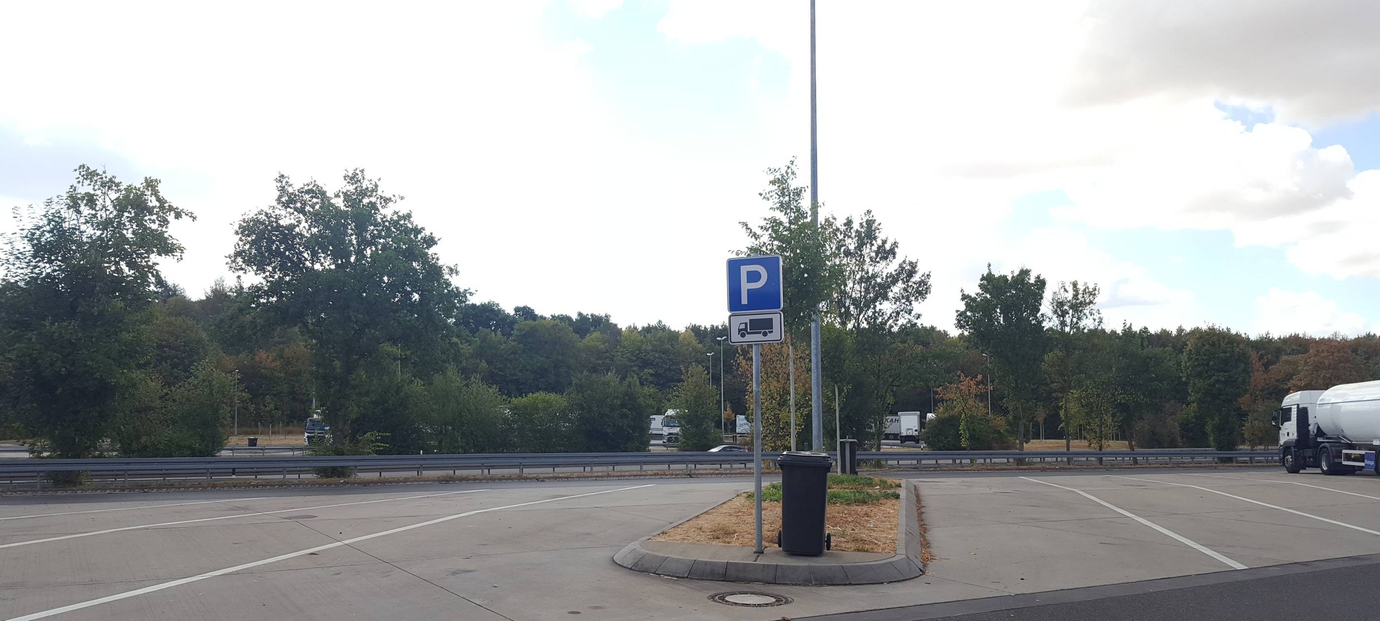 Rastplatz, Parkplatz, Raststätte