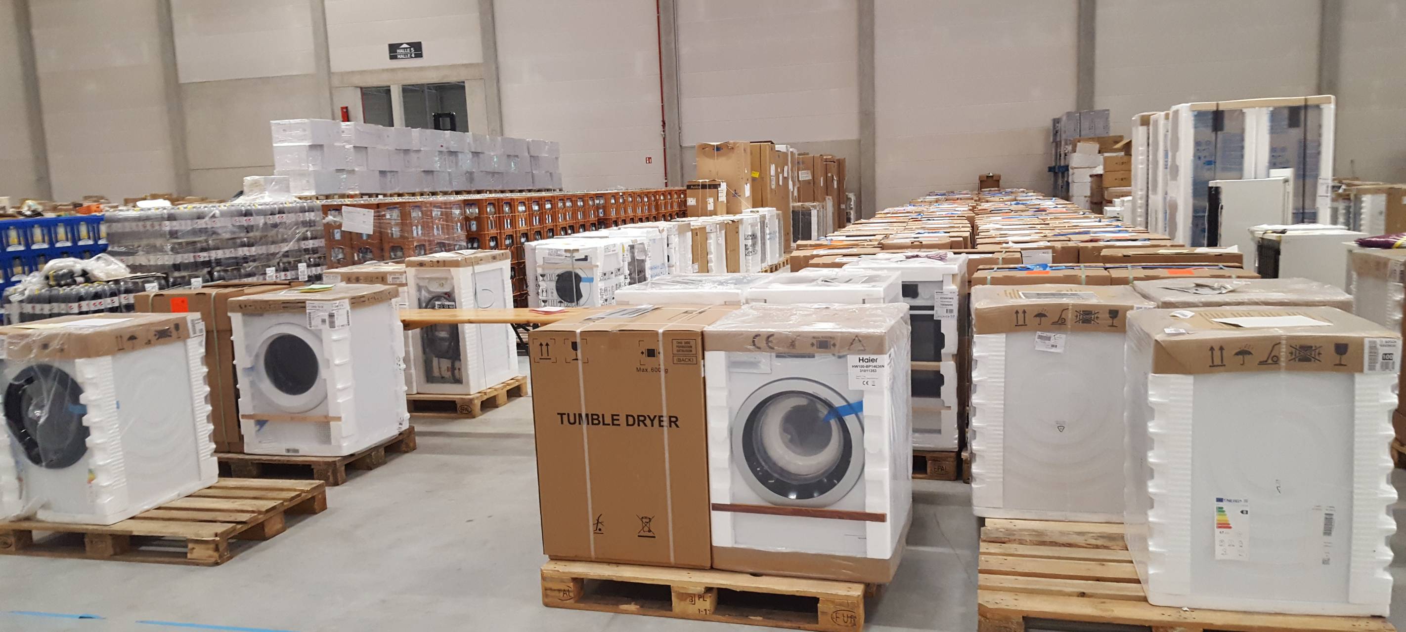 Viel los im DRK-Logistikzentrum Zülpich