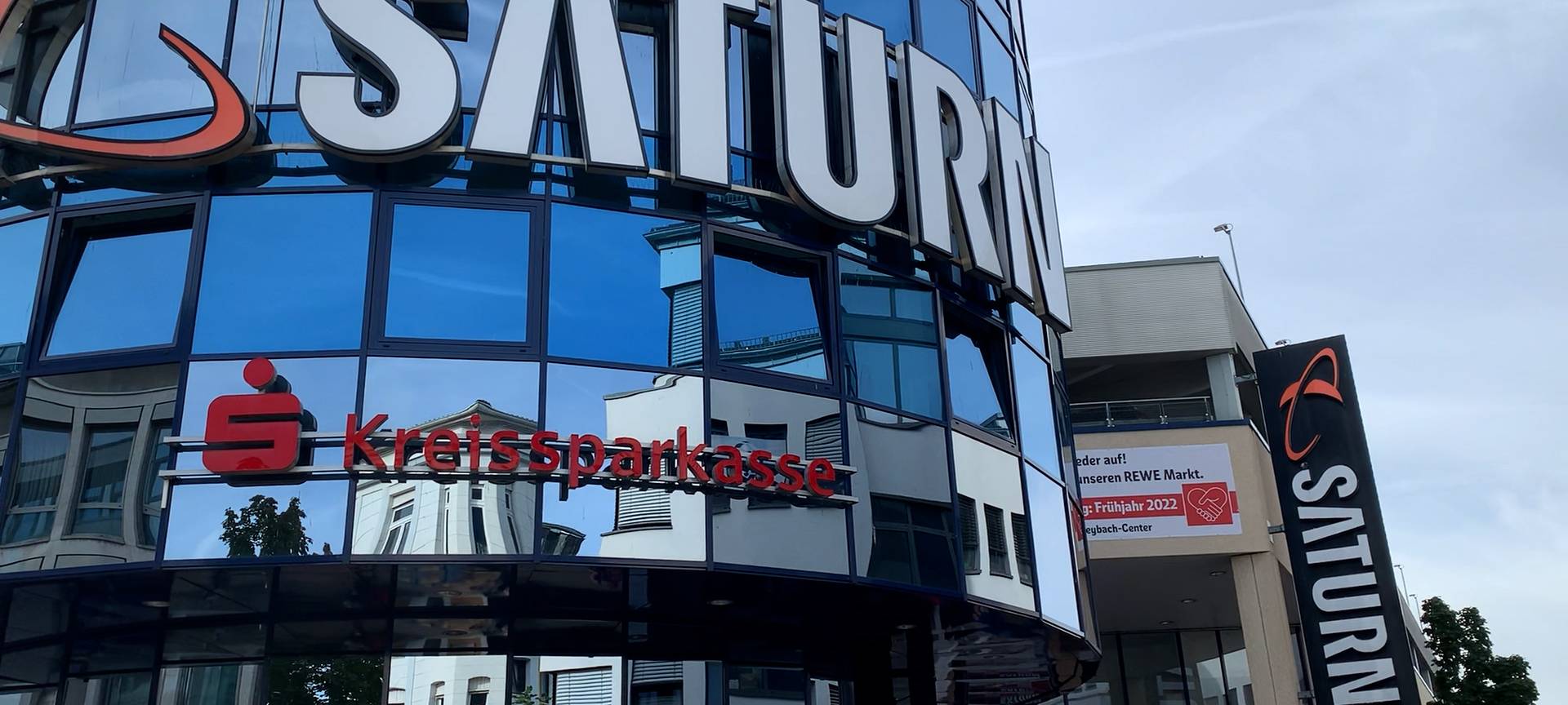 Veybachcenter feiert Wiedereröffnung