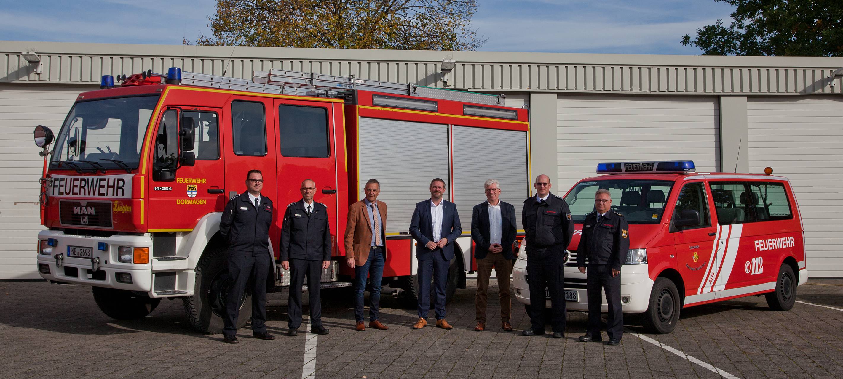 Dormagener Feuerwehr verschenkt zwei Einsatzfahrzeuge