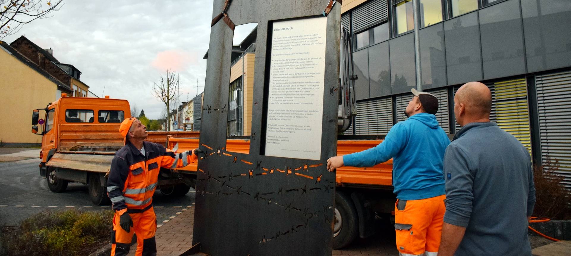 Feierstunde an neuer Erinnerungs-Stele in Mechernich