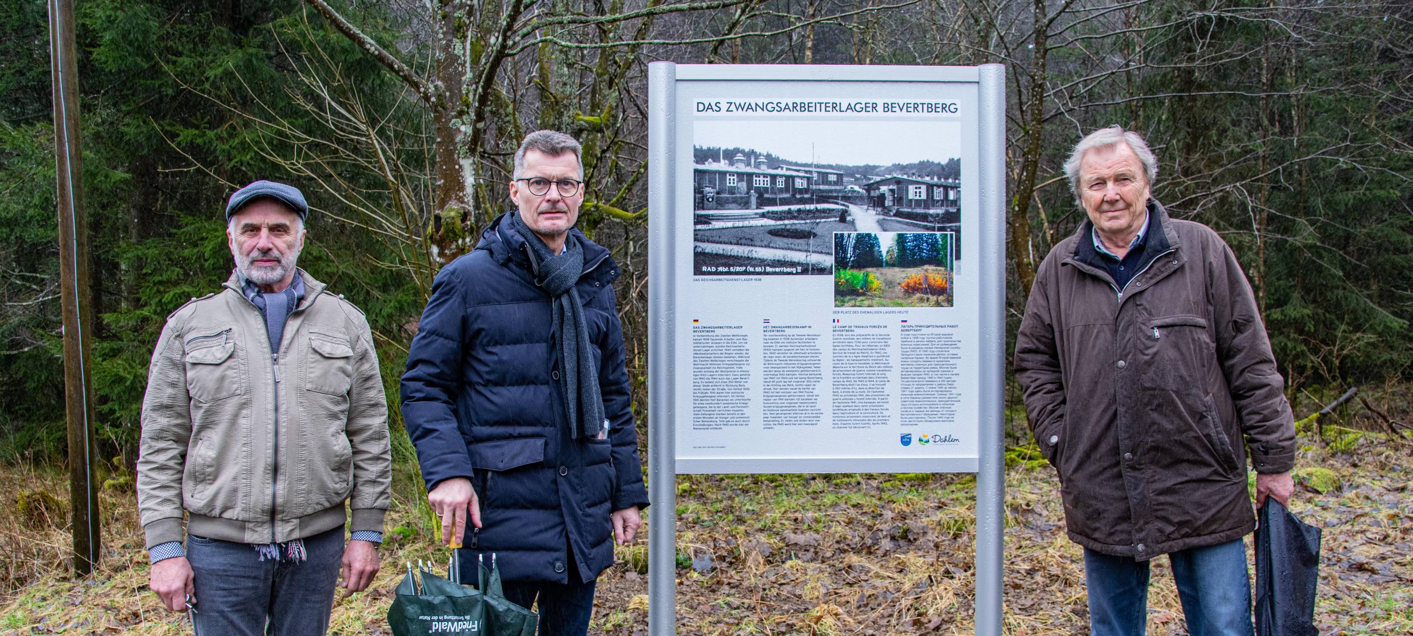 Infotafel erinnert an früheres Zwangsarbeiterlager