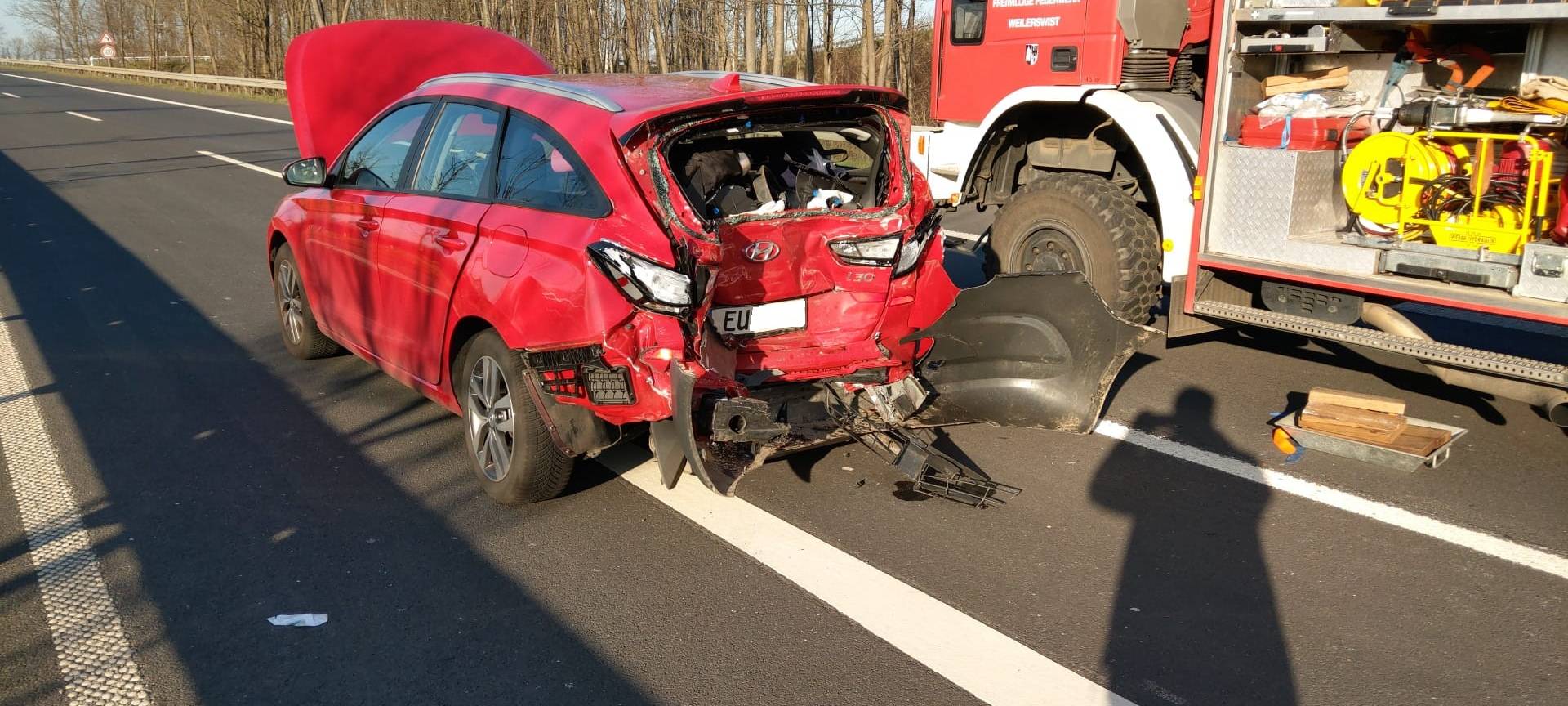 Auffahrunfall mit vier Verletzten auf der A1