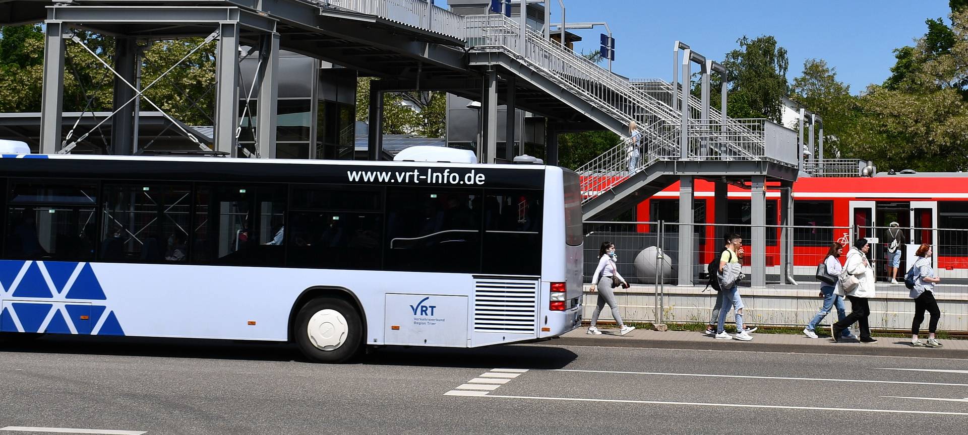 Fußgängerbrücke am Bahnhof Mechernich frei