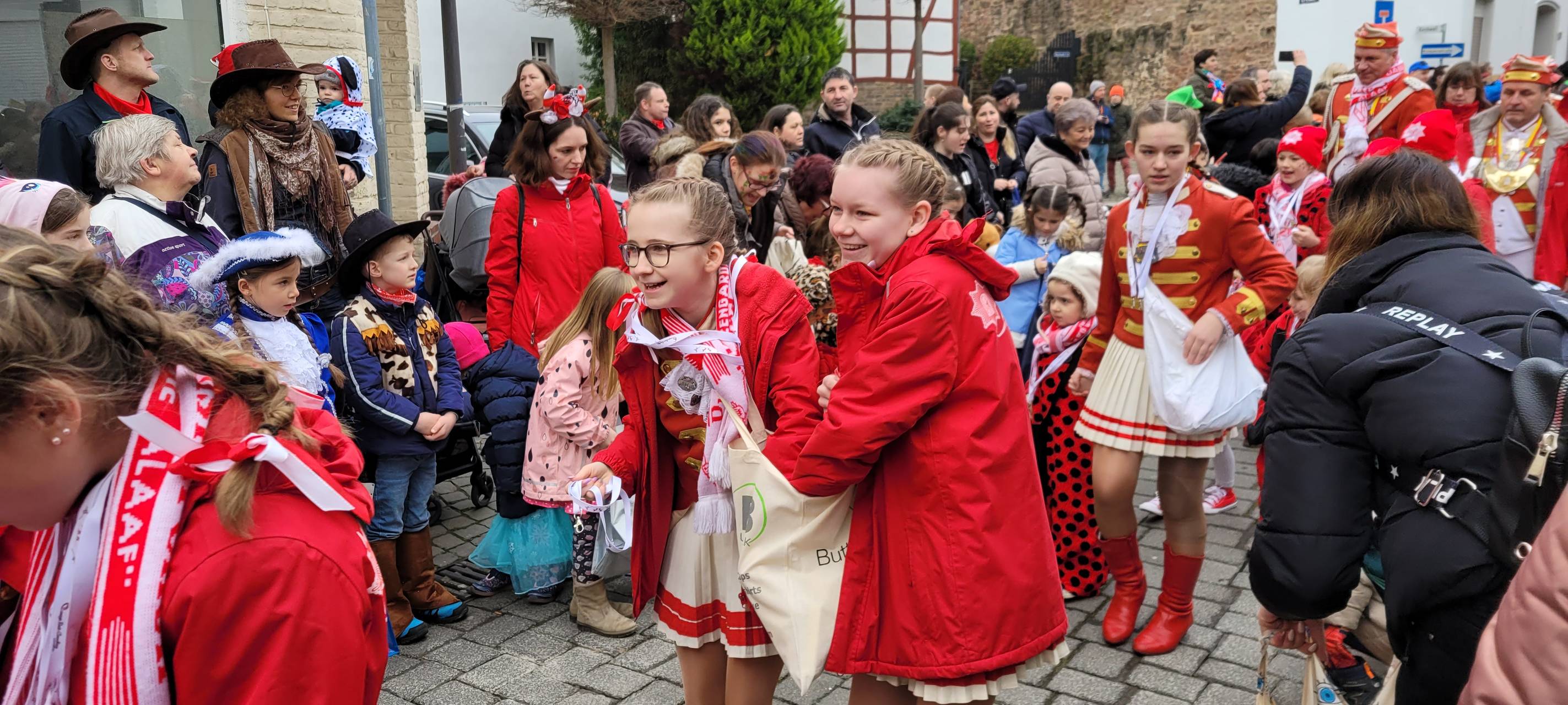 Kinderkarnevalszüge in Zülpich und Euskirchen