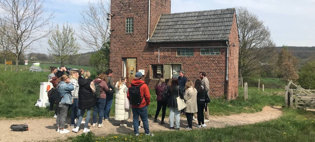 Satzvey: Neue Kunst im alten Trafohaus