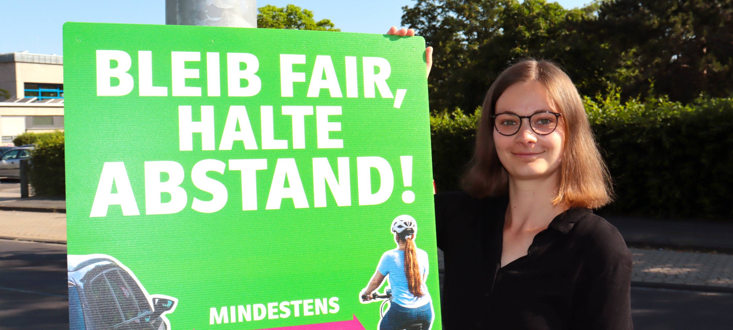 Plakat-Aktion in Euskirchen soll Radfahrer schützen