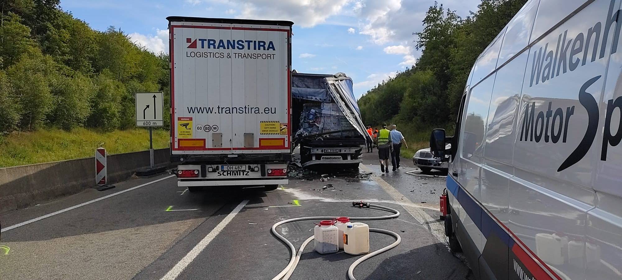 Unfall auf der A1 bei Wißkichen: Fahrbahn war bis Mitternach gesperrt