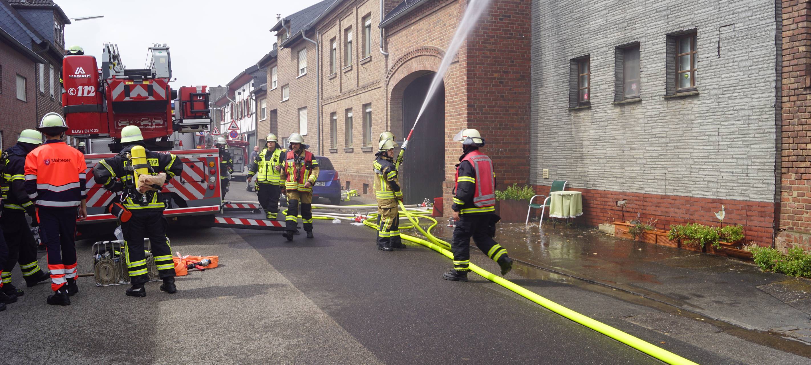 Dachstuhlbrand in Euskirchen-Elsig